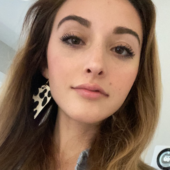 Meet your Posher, Natalie - Picture 4 of 4